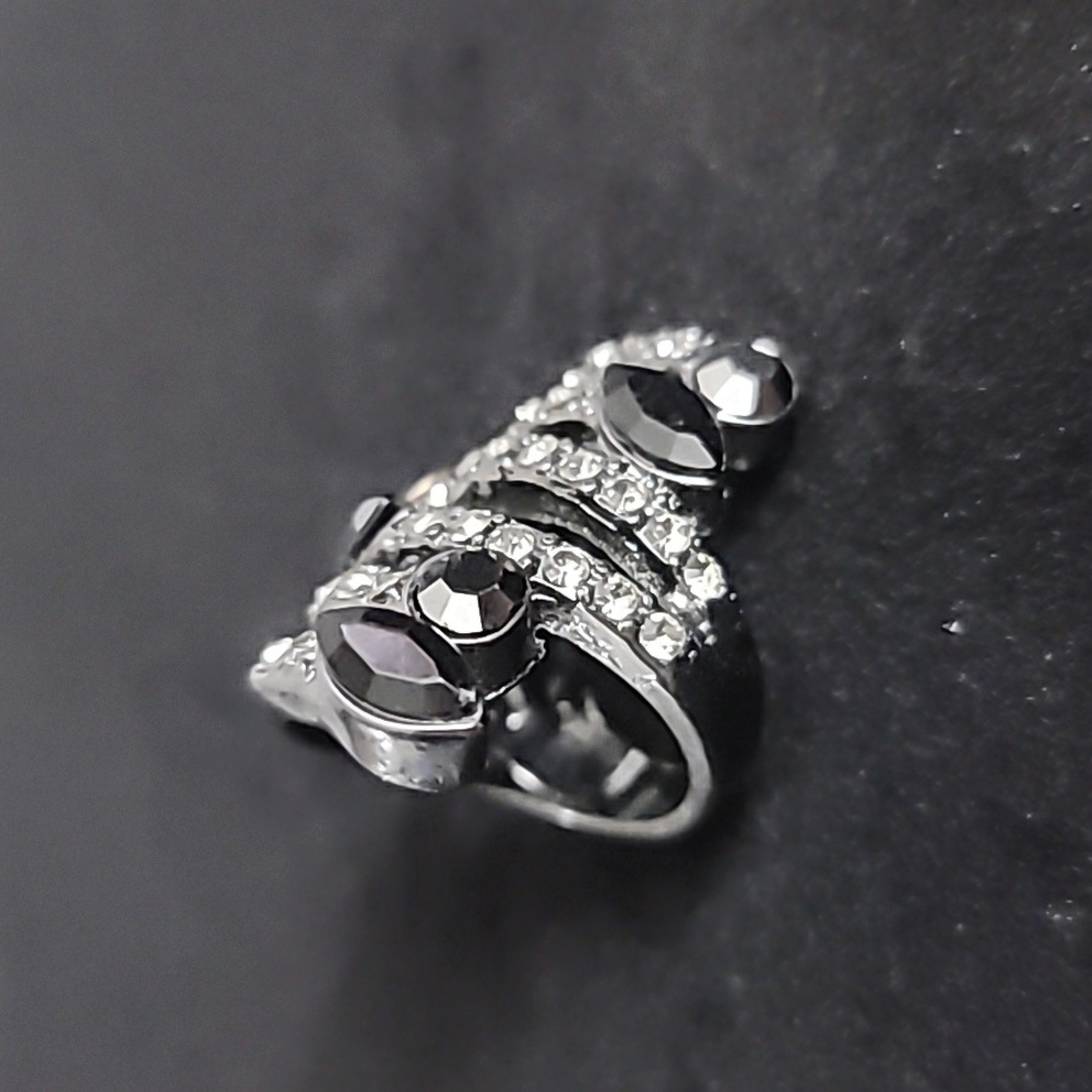Large Ring With Rhinestones - Picture 3 of 7
